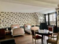 Camera Familiare con Vista Giardino