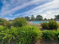 Apartamento con balcón y vistas al mar