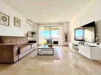 Le Maeva : Apt 4 Prs, Clim, Garage, piscine - B&B
