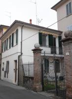 La Casa di Hank - il Centro Storico e l Autodromo - B&B Imola