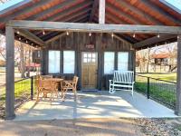 The Cardinal Cabin 15MIN to Magnolia Baylor - B&B Elm Mott