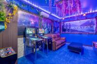 Thematic House w Private Pool SPA Game Room - B&B