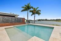 B&B Banksia Beach - Waters Edge! - Bed and Breakfast Banksia Beach