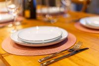 Immense Gorgeous 2BR wBalcony & Office in Chelsea - Ferienwohnung London