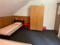 Quintuple Room