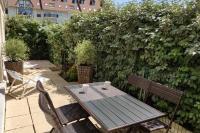 Appt De Charme close to the beach with terrace - Chambres d’hôtes Cabourg