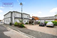 Brand New 1 Bed 1 Bath, Modern Town Center Apartment, Netflix By Redwood Stays - Ferienwohnung Aldershot