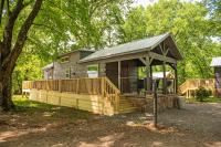 B&B Chattanooga - Maggie Cabin Enjoy Nature From A Forest Hot Tub - Bed and Breakfast Chattanooga