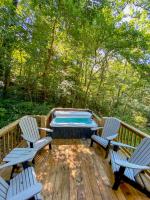 B&B Chattanooga - Nana Cabin Tiny Log Home Comfort In Rustic Bliss - Bed and Breakfast Chattanooga