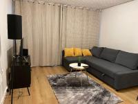 B&B London - Walk to Lcy Airport Excel Dlr 1Br Flat - Bed and Breakfast London