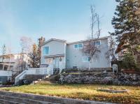Yellowknife Downtown 50a avenue Retreat - B&B