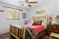 Monterey Log Lair with Pool Table - Slope Views - B&B Big Bear Lake