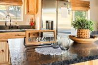 Misty Tree Top Chalet - Bed and Breakfast Big Bear City