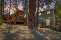 Snowcrest Lodge in Exclusive Fox Farm - Bed and Breakfast Big Bear Lake