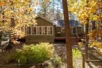 Emerald Cabin W/Hot tub, Firepit, Lake, Skiing - B&B