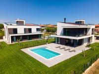 Villa Arestea near Pula with sea view, wellness & playground - Chambres d’hôtes