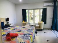 Deluxe Double Room (2 Adults + 1 Child)