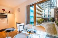 Stylish 2 Bed Apt 18 - City Centre, FREE Parking, Espresso Machine & Netflix - Hosted by Stay Host Save - B&B Sheffield