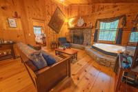 B&B Ocoee - The Pines Riverside Log Cabin On The Ocoee - Bed and Breakfast Ocoee