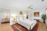 Upscale Uptown retreat home with HotTub and Views - Chambres d'hôtes Sedona