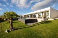 Villa de Diseño con Piscina Privada - B&B Pastores