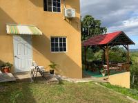 B&B Montego Bay - POINCIANA APARTMENT ONE 257 POINCIANA DRIVE GREEN WOOD MONTEGO BAY JAMAICA - Bed and Breakfast Montego Bay