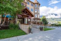 Romantic Mountain Escape Outdoor Hot Tubs & Private Balcony! - B&B Canmore