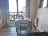 Studio Cabine 4 pers. à Risoul 1850, Accès Direct Pistes, Balcon, Piscine Chauffée l'Été - FR-1-330-575 - B&B Risoul