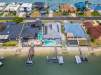 Sangard - LJHooker Yamba - B&B
