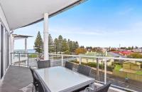 B&B Victor Harbor - Gallery Resort Style Penthouse No 13 - Bed and Breakfast Victor Harbor