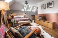 Peaceful, Cozy Designer Mountain Studio - B&B