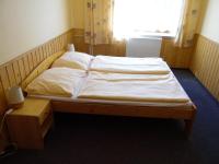 Doppel- oder Zweibettzimmer