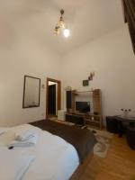 Camera Matrimoniale con Vista Giardino