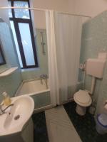 Camera Matrimoniale con Vista Giardino