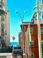 GATU PREMIUM Deseo Piso de Lujo junto el mar con Parking gratis -Mayores de 21 años y familias - B&B Cádice