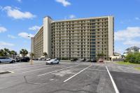 Commodore Resort #703 by Book That Condo - B&B