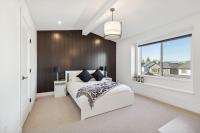 Glamorous, Luxurious & Stylish Family Home, Near Vancouver - Bed and Breakfast