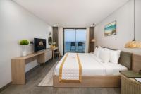 Premier King Room with Balcony and Ocean View