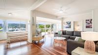 Classic Cottage On The Bay - Pet Friendly - B&B