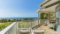 Salty Air Beachside Cottage At Killcare - B&B