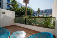 Estudio con vistas al jardín