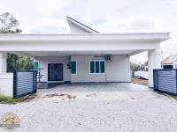 B&B Kuantan - Homestay Kuantan Banglo Kempadang - Air Conditioner For Each Room #Musslim Only# - Bed and Breakfast Kuantan