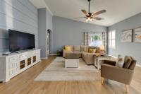 Putting Green! Family-Friendly Gilbert Getaway - Bed and Breakfast Queen Creek