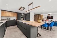 Elegant Retreat in Cheltenham - Garden & Parking Included - B&B Cheltenham