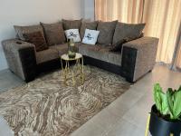 Ken's Loft - B&B Gaborone