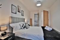 Avalora Short Lets & Serviced Accommodation - 2Bed & 2Baths Ensuite, Parking, Balcony, Wi-Fi, Netflix, Media City - B&B Manchester