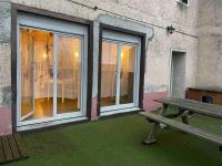 Maison mitoyenne de campagne. Proche autoroute A7. Pour visiter la Dombes, Lyon - Chambres d’hôtes