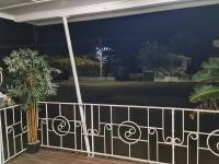 3 bedroom house 2000 m2 - 5 mins WALK to Torquay Beach, Hervey Bay - Chambres d’hôtes Hervey Bay