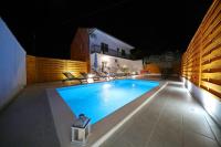 Luxury apartment Petra with private pool - B&B Zara
