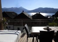 Apartment With Amazing Lake- and Mountain View - Chambres d’hôtes
